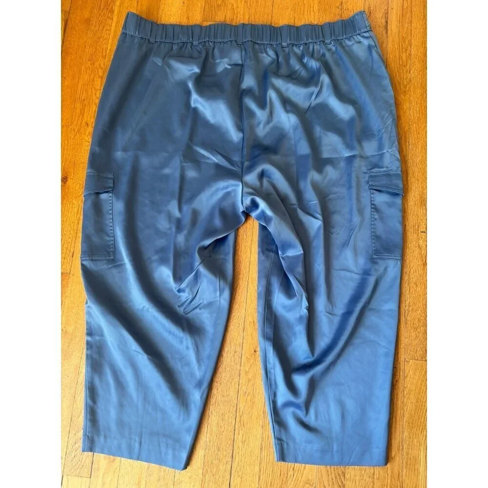 NWT Torrid Womens Size 26 Relaxed Taper Satin Cargo High Rise Pant Blue Horizon